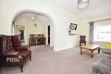 3 bedroom maisonette to rent - Photo 2