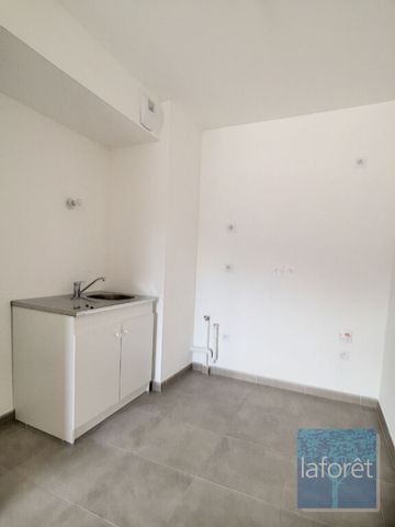 Appartement 2 pièces 41m2 MARSEILLE 11EME 785 euros - Photo 4