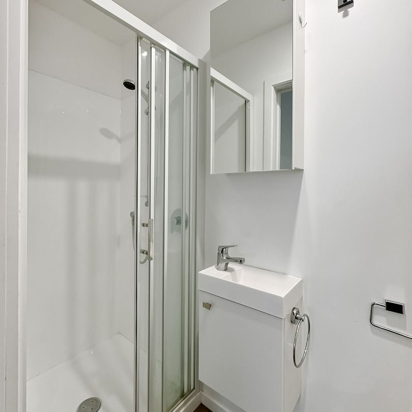 Welcome to apartment 4G in The James Smith Apartments. - Photo 1