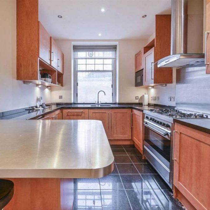 2 bedroom flat to rent - Photo 1