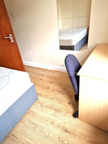 Wellington Road, Manchester, M14 6BL - Photo 4