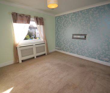 3 bed flat to rent in Fieldhead Drive, Glasgow, G43 - Photo 1