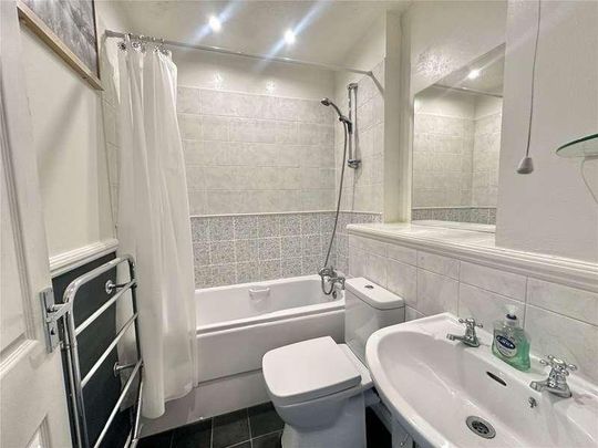 Watling Street, Radlett, Hertfordshire, WD7 - Photo 1