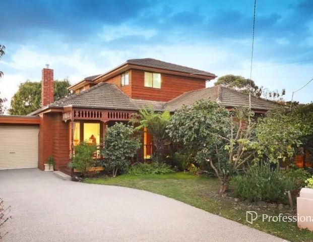 Stunning Family Home in Aspendale - 4 Bedrooms, 3 Bathrooms - Photo 1