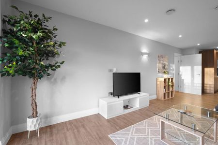 3 bedroom apartment to rent - Photo 2