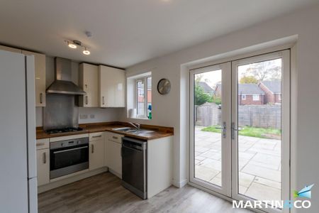 2 bedroom semi-detached house to rent - Photo 5