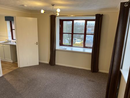 2 bedroom flat to rent - Photo 2