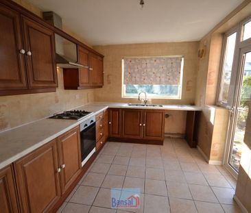 3 bedroom semi-detached house to rent - Photo 3