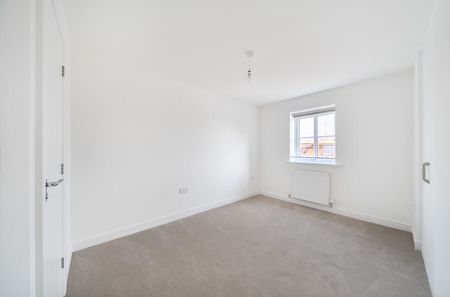 River Bank Close, Northampton, Upton - Photo 3