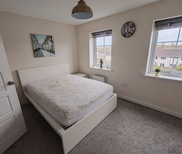 Room in a Shared House, Sgt Mark Stansfield Way, SK14 - Photo 3