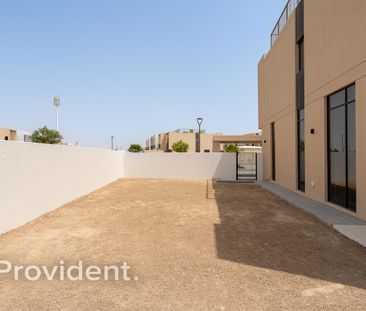 Close to Amenities | Big Plot | Corner Unit - Photo 5