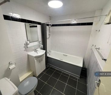 1 bedroom flat to rent - Photo 6