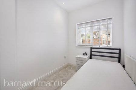 Horn Lane, . - Photo 4