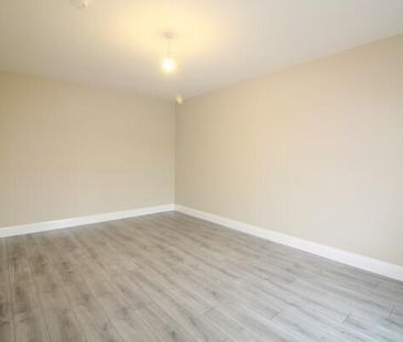 15 Sir Richard Wallace Gardens, Lisburn, BT28 3FL - Photo 2