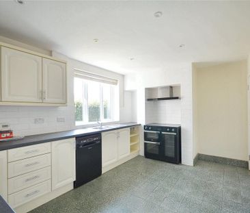 4 bedroom detached house to rent - Photo 6