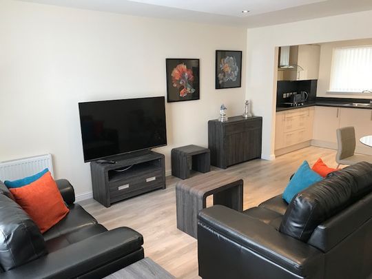 4b Ruthrieston Crescent, Aberdeen, AB10 7LD - Photo 1