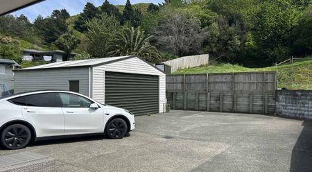 3 Bedroom Home + Double Garage - Photo 2