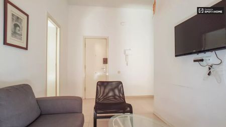 Double bed in Rooms for rent in 4-bedroom apartment with balcony in El Raval - Photo 2