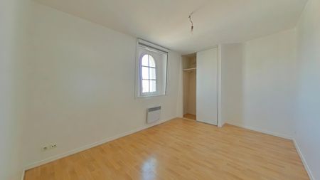 Location Appartement 2 pièces 50m² LOUDUN 86200 - Photo 2
