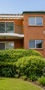 Stylish 3-Bedroom Unit in Prime Roseville Location! - Photo 3