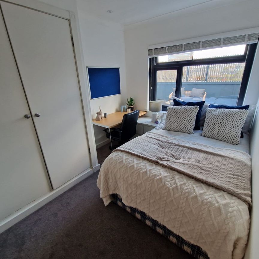 4 bedroom apartment to rent - Photo 1