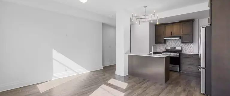 Spacious 2 Bed/2 Full Bath Unit In Parkdale | 1 Lansdowne Avenue, Toronto - Photo 1