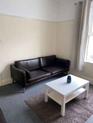 4 bedroom terraced house to rent - Photo 1