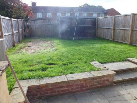 Ash Grove, Westbury, BA13 - Photo 4