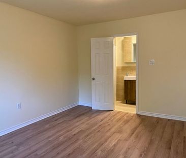 For Lease - 151 Chalfield Lane, Mississauga, Ontario - Photo 3