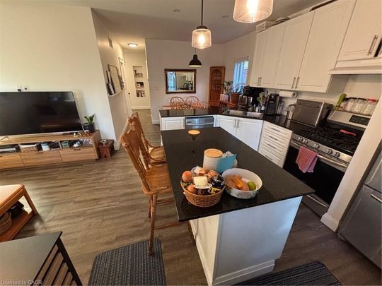 For Lease - 96 London Street, Hamilton, Ontario - Photo 1