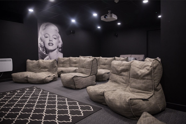 1 bedroom in a flat share to rent - Photo 1