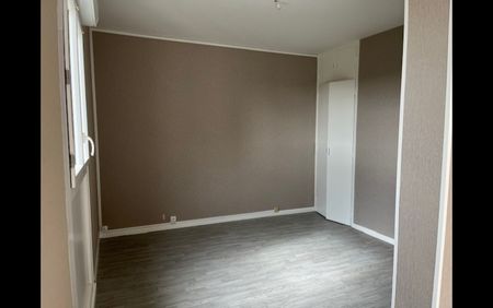 Location Appartement 4 pièces 80 m² La Châtre - Photo 4