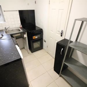 Charles Street, Uxbridge - Photo 3