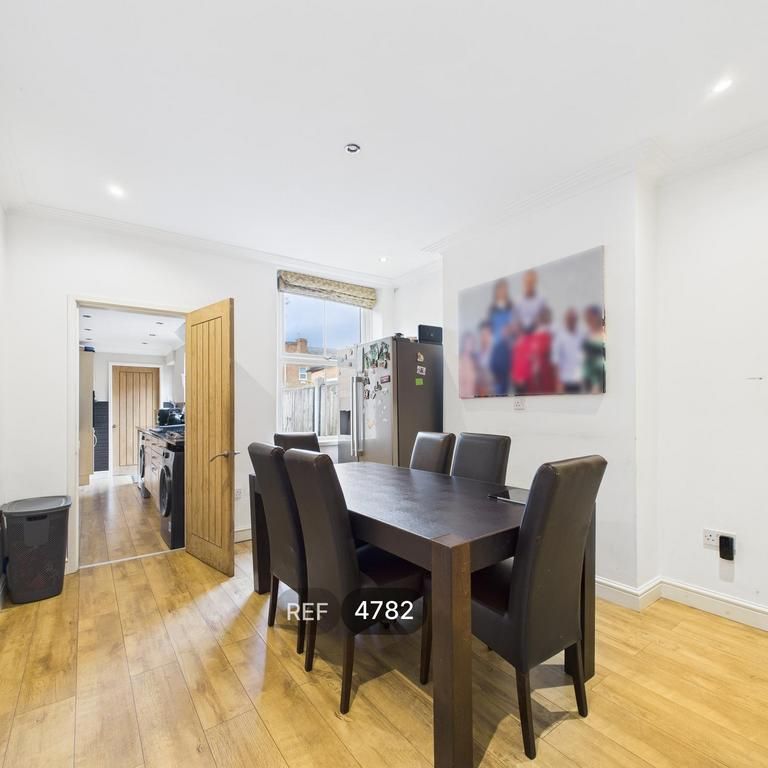 2 bedroom terraced house to rent - Photo 1