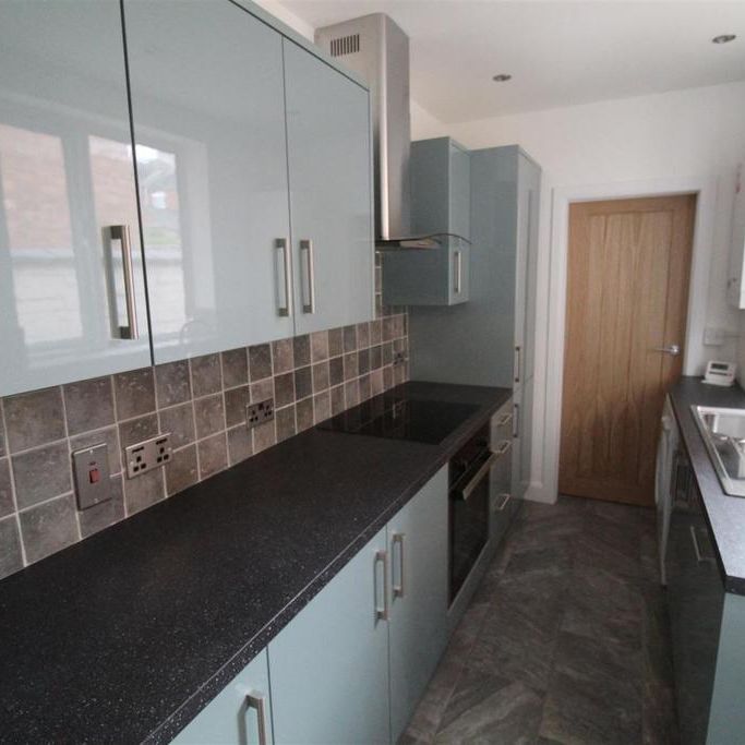 2 bedroom terraced house to rent - Photo 1