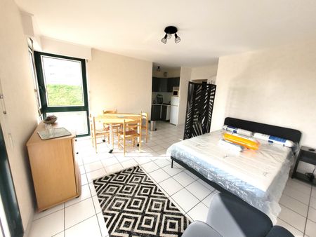 Location Appartement 29m² CALAIS 62100 - Photo 2