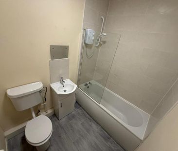 Studio to rent - Photo 6