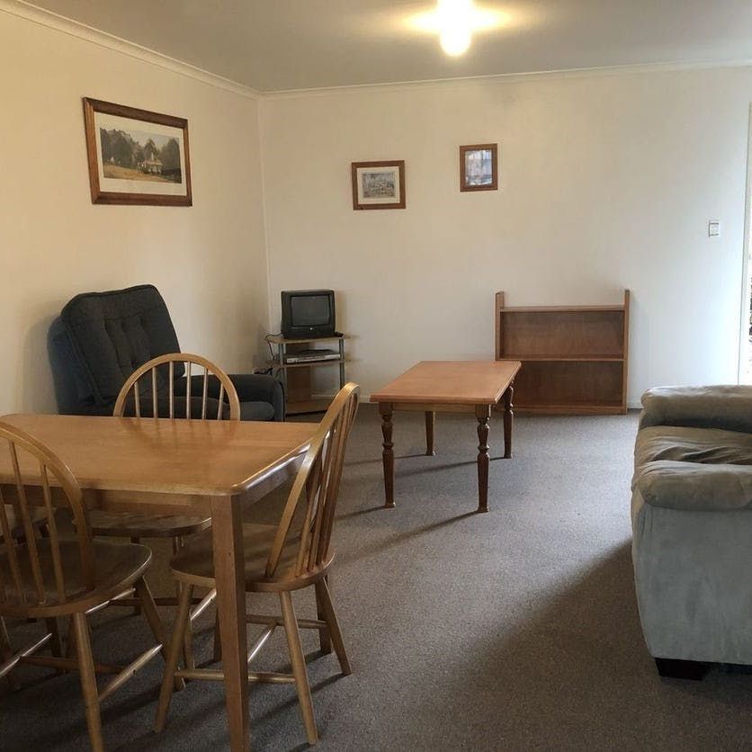 Hassle-Free Living: Fully Furnished Unit for Lease - Photo 1