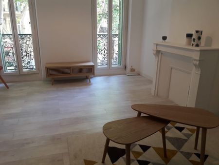 Location Appartement 2 pièces 56m² MARSEILLE 7ème - Photo 3