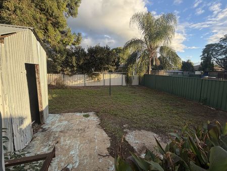 4 Bedrooms in West Tamworth - Photo 4