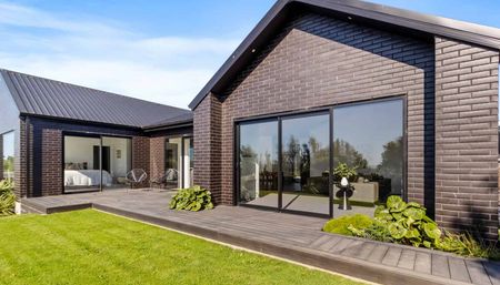 Luxurious Living - Photo 5