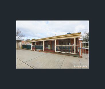 8 Steel Place, Queanbeyan, NSW 2620 - Photo 5