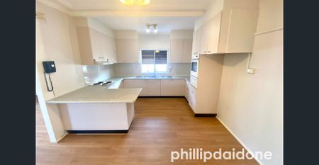 RENOVATED 3 BEDROOM HOME......... - Photo 2