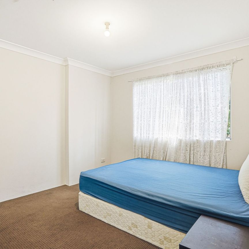 Three Bedroom Unit in Great Location - Photo 1
