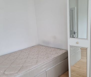 2 Bed Flat, Beechwood Gardens, NW10 - Photo 6