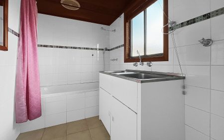 Neat and tidy family home - Photo 2