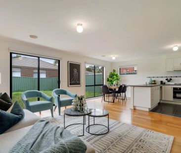 Cosy Family Home in a Prime Craigieburn Location - Photo 1
