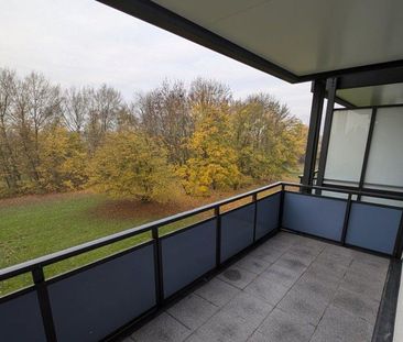 Modernisierte 2 Zi.Whg. mit Balkon und Aufzug ab 15.12.2024 - Photo 1