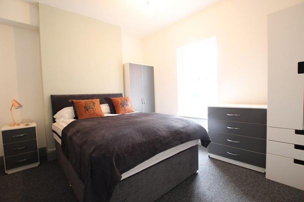 7 bedroom semi-detached house to rent - Photo 1