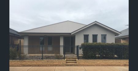 Modern 3-Bedroom, 2- Bathroom Home in Prime Location - Photo 3